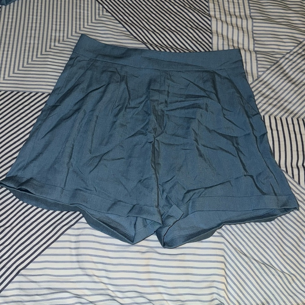 Kittenish Chambray Shorts